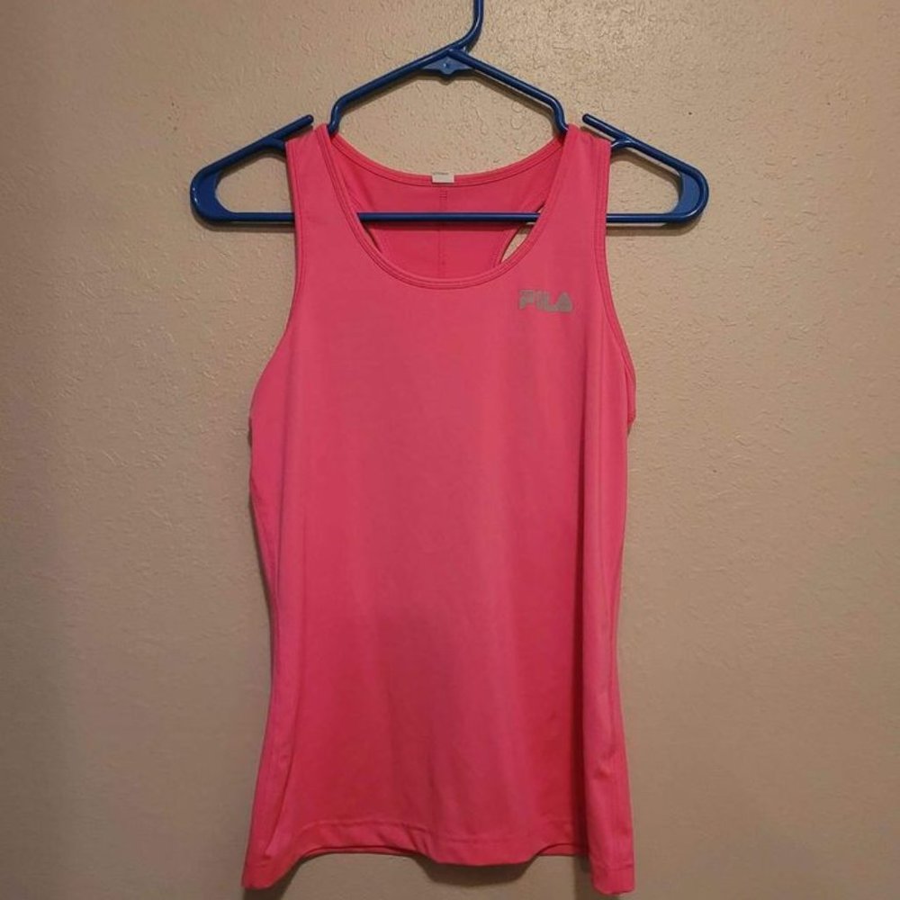 Fila tank (fits like a small)